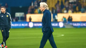 Estádio gritou nome de Jorge Jesus e técnico voltou para agradecer