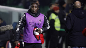 Bruma aqueceu durante algum tempo no decorrer do Rio Ave-Benfica, ainda sem voltar à competição