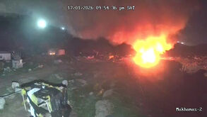 Câmera de segurança mostra ataque a pequena aldeia beduína na Cisjordânia ocupada por Israel