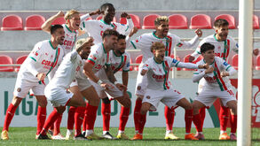 Jogadores do Marítimo a celebrar 
