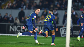 Jogadores do FC Porto celebram vitória contra o V. Guimarães.
