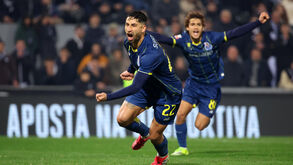 Alan Varela e Rodrigo Mora festejam durante o V. Guimarães-FC Porto