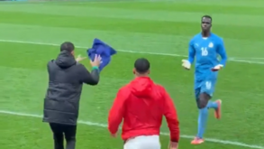 Mais um episódio insólito da final da CAN: marroquinos tentaram de tudo para 'roubar' toalha de Mendy