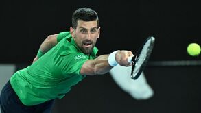 Novak Djokovic afasta Pedro Martínez e está na segunda ronda do Open da Austrália