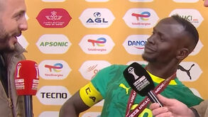 A insólita entrevista de Mané após conquista da CAN: a cara do senegalês é impagável