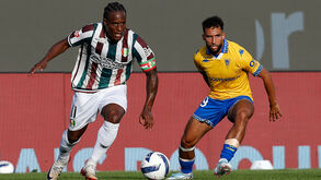 E. Amadora e Estoril defrontam-se em partida