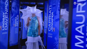 Como num desfile de moda: Naomi Osaka brilha com entrada icónica no Open da Austrália