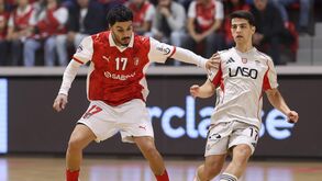 Hugo Neves (à esq.) disputou apenas 10 encontros esta temporada