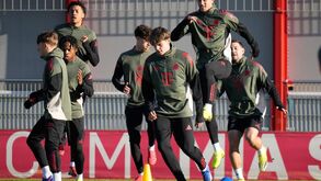 Jogadores do Bayern treinam para o duelo com o St. Gilloise