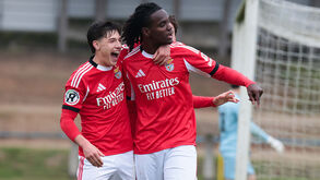  Jair Monteiro (dir.)  garantiu os 3 pontos  para as águias