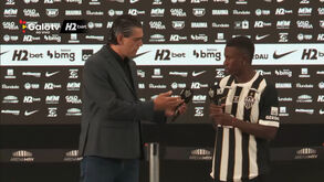 A apresentação 'relâmpago' que já é uma das mais insólitas do mercado: «Não, tudo bem...»