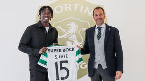 Faye com Frederico Varandas na foto da praxe