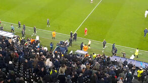 'José Mourinho, salta connosco', gritam os adeptos da Juventus após vitória frente ao Benfica