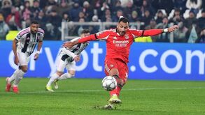 Pavlidis desperdiça penálti