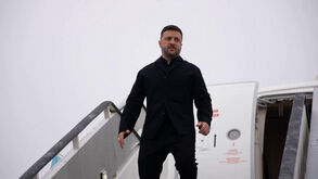 O momento da chegada de Zelensky à Suíça para se encontrar com Trump