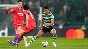 Japonês foi uma das armas no meio-campo montado para travar o PSG