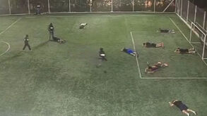 Equador em choque: homens armados disfarçados de polícias invadem relvado e matam três pessoas