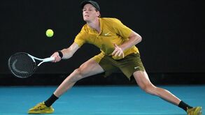 Sinner vence com dificuldades Eliot Spizzirri e passa aos oitavos do Open da Austrália