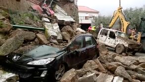 Muro desaba sobre carros devido ao mau tempo na Covilhã