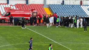Treinador do Lourosa transportado para o hospital após sentir-se mal no final do jogo com o Chaves