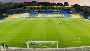 Estoril recebe o V. Guimarães