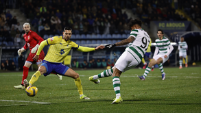 O momento em que Luis Suárez não acertou na baliza do Arouca, que estava sem Arruabarrena