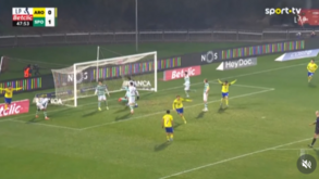 Hjulmand falha na receção e Barbero aproveita: o golo do empate do Arouca frente ao Sporting
