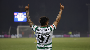 Luis Suárez resolve em Arouca já nos descontos