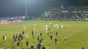 As imagens da confusão entre jogadores no final do Arouca-Sporting 