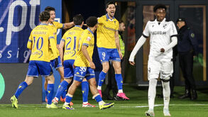 Jogadores do Estoril festejam um dos golos de Marqúes 