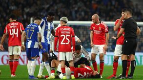 Richard Ríos saiu lesionado do FC Porto-Benfica