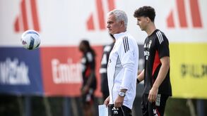 Mourinho afasta Manu e Bruma da convocatória para jogo com Estrela da Amadora
