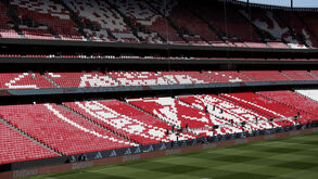Benfica e E. Amadora defrontam-se no Estádio da Luz