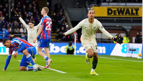 João Pedro festeja o golo marcado ao Crystal Palace