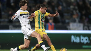 Gustavo Sá (Famalicão) e Aiko (Tondela)