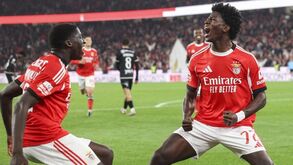 Benfica vence E. Amadora