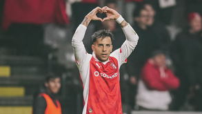 Zalazar festeja golo frente ao Alverca