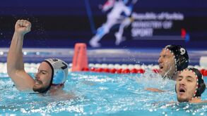 Sérvia celebra título europeu de polo aquático 