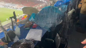 Chuva forte no Camp Nou causa inundações e estraga dezenas de computadores: imagens são impressionantes