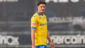 Felix Bacher, defesa-central do Estoril