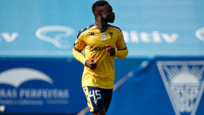 Estoril e Isnaba Mané acordam rescisão de contrato