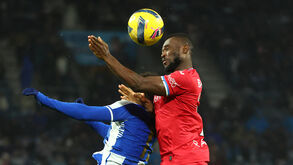 Disputa de bola entre jogadores de FC Porto e Gil Vicente