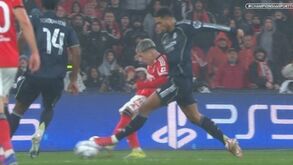 Penálti revertido no Benfica-Real