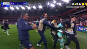 O golo de Alisson aos 90'+4 que colocou o Sporting nos 'oitavos' da Liga dos Campeões