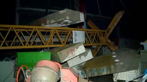 Grua tombada e destroços espalhados: o cenário de destruição no Estádio Municipal de Leiria