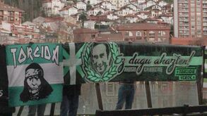Torcida Verde homenageia Iñigo Cabacas