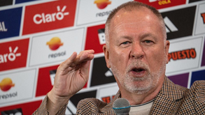 Mano Menezes durante a apresentação como novo selecionador do Peru