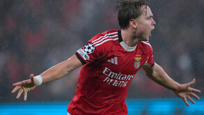 Schjelderup a festejar golo marcado ao Real Madrid