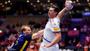 Salvador Salvador durante o Portugal-Suécia