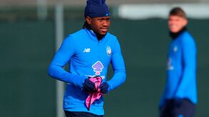 Ademola Lookman cobiçado por Fenerbahçe e Atlético Madrid